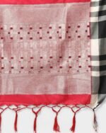 Printed Saree with Contrast Border - Image 3